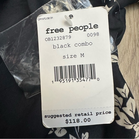 NWT Free People White Floral Black Combo Sheath Dress with Bell Sleeves - Picture 5 of 12